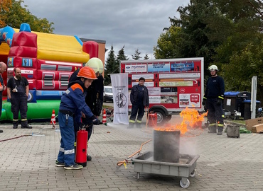 Hüpfburg und Feuerlöschtrainer waren begehrte Stationen