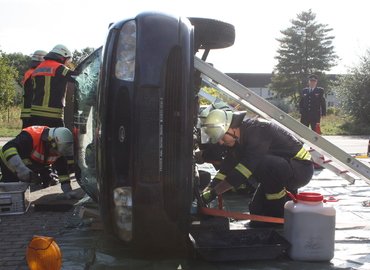 Das Auto muss gegen Kippen gesichert werden