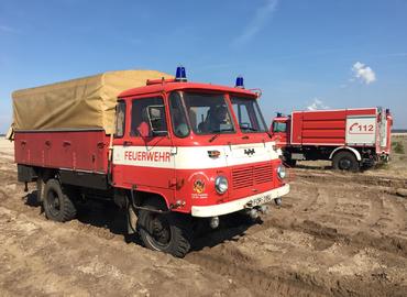 Geländefahrtraining der Freiwilligen Feuerwehr Forst (Lausitz) gemeinsam mit dem THW Ortsverband Forst (Lausitz) auf dem Boden des zukünftigen Cottbuser Ostsee´s