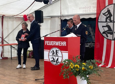 Übergabe des Förderschildes durch Ministerpräsident Dietmar Woidke