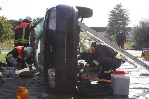 Das Auto muss gegen Kippen gesichert werden