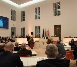 Die Laudatio wird verlesen