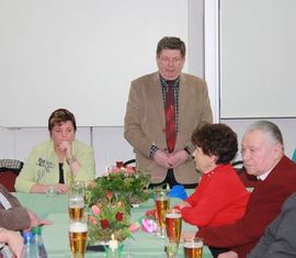 18:00 Uhr, Eröffnung und Dankeschönrede zur Geburtstagsfeier mit Familie, Freunden und der Feuerwehr