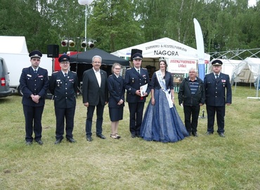 René Bennewitz nach seiner Auszeichnung mit dem Ehrenzeichen der Landesjugendfeuerwehr Brandenburg in Gold