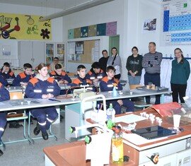 Ministerbesuch stärkt Feuerwehrbildung