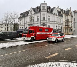 Gemeinsame Führungsunterstützung sichert Karnevalsumzug in Cottbus ab