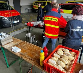 SEG Versorgung hat alle Teilnehmer der Gefahrstoffeinheit Spree-Neiße verköstigt.Danke!