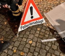 Patientenablage, eingerichtet durch die SEG SAN bei der Herbstübung in der Klinik Lausitz Forst