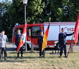 Die Bundeswehr unterstützte die Feuerwehr und leitete die Zeremonie