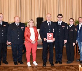 Kamerad Ray Doebis wurde mit dem Brandenburger Feuerwehr-Ehrenkreuz des Landesfeuerwehrverbandes Brandenburg in Silber ausgezeichnet.