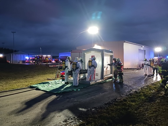 Übung Biogasanlage Forst (Lausitz) - Dekontamination