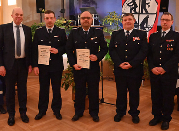 v.l.n.r:  Dieter Perko (Bürgermeister), Marcel Mergl (neuer stellv. OWF), Peter Stephan (neuer OWF), Mathias Voigt (Gemeindewehrführer), Michael Schimmack (ehem. OWF)