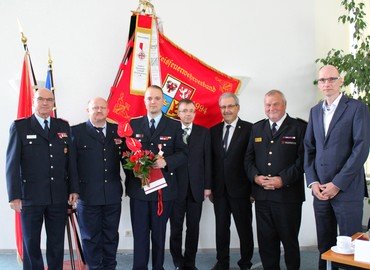 vlnr: Siegmund Rückmann (Stellvertretender Vorsitzender des KFV), Stefan Grothe (Kreisbrandmeister), Matthias Geigk, Frank Stolper (Abteilungsleiter MIK), Harald Altekrüger (Landrat SPN), Werner-Siegwart Schippel (Präs. LFV BB), Carsten Billing (Ordnungsdezernent Landkreis)