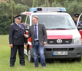 Stadtbrandmeister der Stadt Forst (Lausitz) Bernd Frommelt und stellvertretender Bürgermeister Jens Handreck im Gespräch
