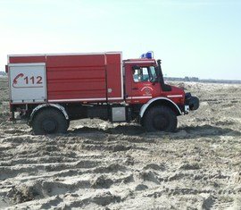 Geländefahrtraining der Freiwilligen Feuerwehr Forst (Lausitz) gemeinsam mit dem THW Ortsverband Forst (Lausitz) auf dem Boden des zukünftigen Cottbuser Ostsee´s