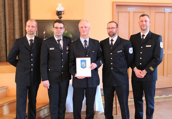 Groß Ehrung für einen Kameraden der Werkfeuerwehr LEAG
