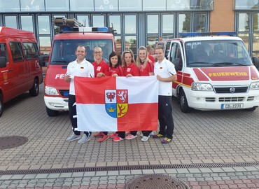 Die Verabschiedung zur WM im letzten Jahr. Anja Aldermann (2. von rechts) und die Lausitzer SportlerInnen im Team Deutschland. In diesem Jahr allerding in leicht abgewandelter Besetzung.